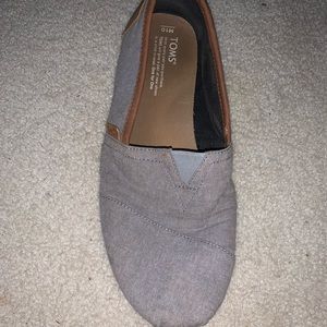 Toms